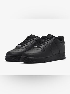 Nike Air Force 1 '07 size 9W or 7Y 
-No lid-